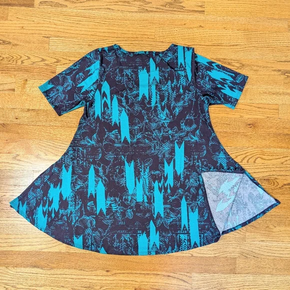 LuLaRoe Women's Perfect Tee Blue & Teal Abstract Floral Short Sleeve Top Size M - Picture 6 of 6